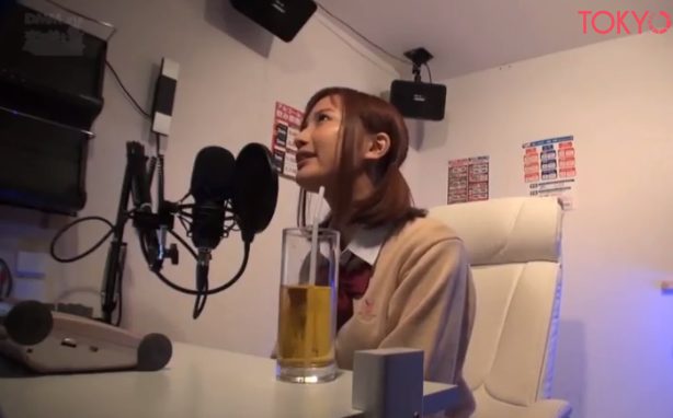 【JKカラオケオナニー】飲んだドリンクに媚薬が入っててムラムラしたまま一人カラオケの個室でオナニーしてる様子をばっちり盗撮♡『うぅあっああっ///』イキ顔も声も可愛い！