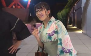 【浴衣眼鏡お姉さんの浮気ハメ撮り】AV募集に食いついたエロい素人代表♡眼鏡に浴衣の性癖コンボにフェラ顔がえっち過ぎて勃起間違い無し♥極上スケベ眼鏡♥
