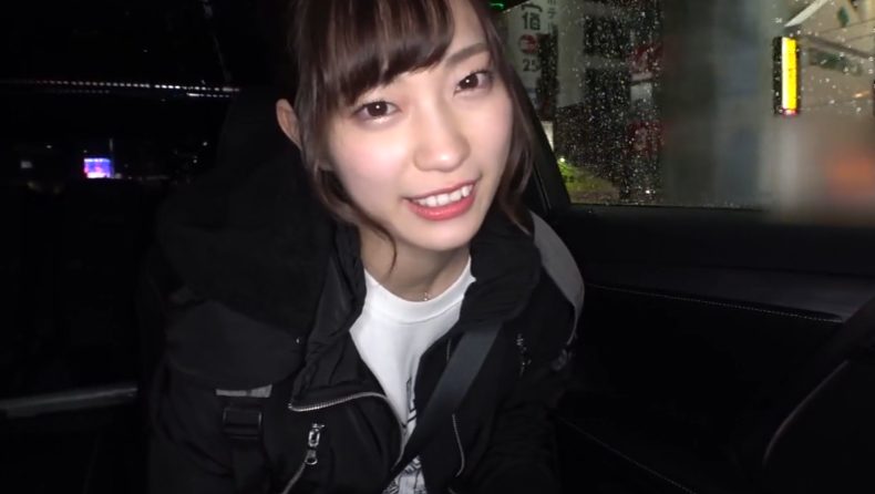 【SEXの逸材】八重歯が可愛い激カワ素人美少女とのハメ撮りがエロ過ぎた♥何にでも好奇心旺盛でおマンコに電マを当てられるとアクメが止まりません♪
