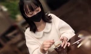 【素人美少女ハメ撮り】ツヤツヤの黒髪が綺麗な純粋素人美少女がイケメンハメ師にハメ撮りされちゃう♡ツルツルパイパンおマ〇コ舐められて感じちゃう♪