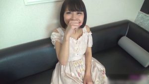 【美少女ハメ撮り】ロリ顔が可愛い素人美少女ちゃんが清楚っぽく見えて実はケツ穴に電マバイブ入れて感じちゃうケツ穴敏感スケベ娘でした♡