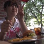 【美少女ハメ撮り】とっても可愛い元気で健康的な素人美少女ちゃんのハメ撮り撮影しちゃう♡ニコニコしながらハメ撮りオジサンに抱かれちゃう♪