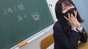 【美少女ハメ撮り】制服がバリ似合う美少女ちゃんのハメ撮り撮影♡笑顔とっても可愛い素人美少女ちゃんがメスの顔になっていく様がたまらない♪