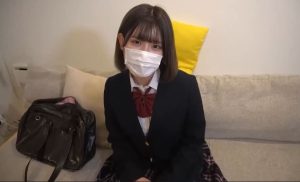 【美少女ハメ撮り】こんなに可愛い制服美少女をこの後脱がせてパイパンつるつるおマ〇コを広げて羞恥プレイしちゃう♡何度もパイパンクンニする変態ハメ撮り♪