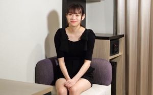 【美少女ハメ撮り】【神回】ロリ顔がとっても可愛い笑顔のアイドル級美少女ちゃんが綺麗なお口に大人の極太チ〇ポを咥えちゃう♡小さいロリ体型に大人チ〇ポハメられて気持ちよくなっちゃう♪