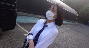 【美少女ハメ撮り】めちゃエロ可愛い制服美少女ちゃんが野外でオジサンと青〇ハメ撮りで感じちゃう♡誰かに見られちゃうかもしれないのに身体が感じちゃう♪