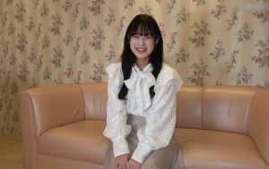 【美少女ハメ撮り】【神回】笑顔がハッピーで可愛い芸能人似の清楚系お嬢様がホテルでオジサンおチ〇ポに夢中になっちゃう♡スケベなアへ顔がとっても可愛い♪