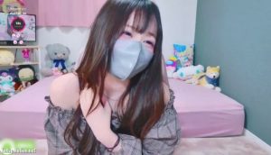 【美少女ライブチャット】【巨乳】地雷メイクと仕草が最高にあざとくて可愛い素人巨乳美少女ちゃんのストリップ配信♡最後は手ぶら♪