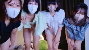 【美少女ライブチャット】【神回】【四人】可愛い素人四人が自宅で秘密のストリップ配信しちゃう♡仲良し四人組による最高な時間♪