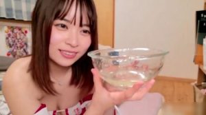 【美少女ライブチャット】【神回】【コスプレ】激エロなキツネ巫女衣装の素人美少女ちゃんがライブチャットで大量潮吹きアクメしちゃう♡ボウルに溜めた潮見せちゃう♪