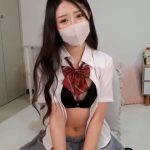 【美少女ライブチャット】【制服】綺麗なお姉さんが学生時代の制服姿でストリップ＆電マオナニー配信♡感じてる表情がめちゃえろい♪