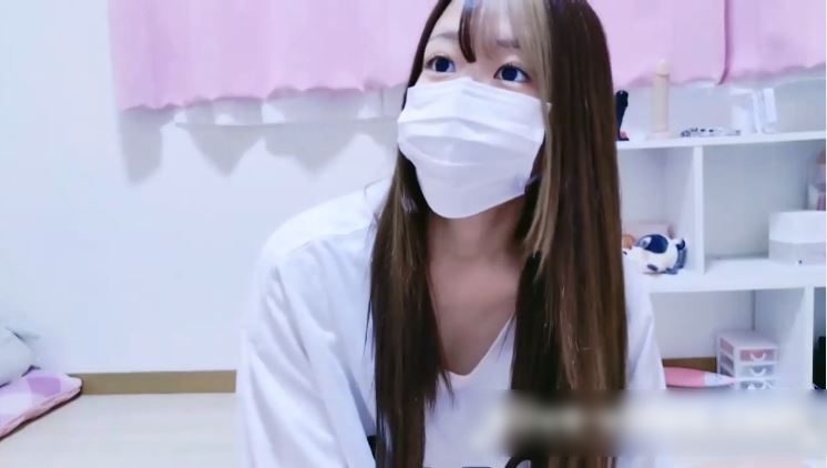 【美少女ライブチャット】【ギャル】メッシュの髪が可愛い素人美少女オタクギャルちゃんのお家オナニー配信が最高♡遠隔玩具を使って笑顔でフィニッシュ♪